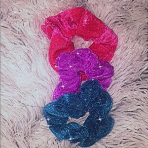Soft forever21 scrunchies 3pack (includes extras)